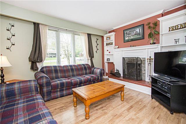 871 Swiss Height, House detached with 3 bedrooms, 3 bathrooms and 6 parking in Oshawa ON | Image 2