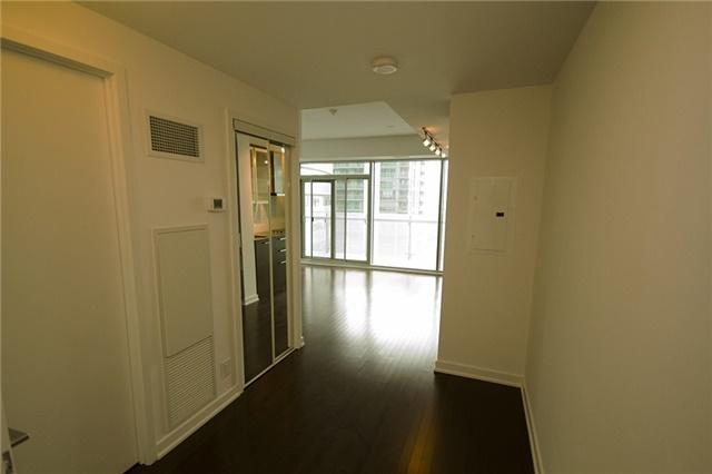 2507 - 14 York St, Condo with 1 bedrooms, 1 bathrooms and null parking in Toronto ON | Image 2