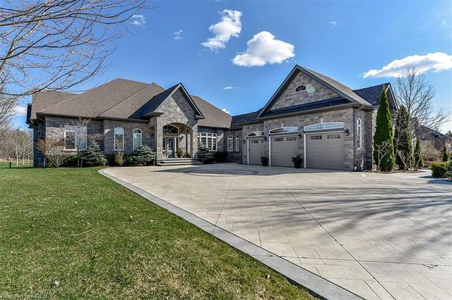 3 Castlewood Court, House detached with 4 bedrooms, 3 bathrooms and 13 parking in Caledon ON | Image 1