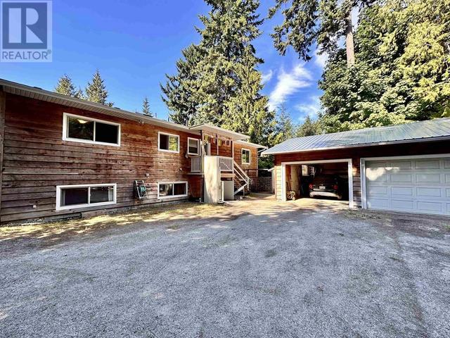 8050 Redrooffs Road, House detached with 4 bedrooms, 2 bathrooms and 7 parking in Sunshine Coast B BC | Image 33