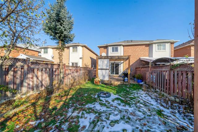 5562 Cortina Cres, House semidetached with 3 bedrooms, 3 bathrooms and 4 parking in Mississauga ON | Image 33