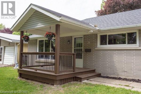 54 York Street, House detached with 3 bedrooms, 1 bathrooms and 7 parking in Aylmer ON | Image 3