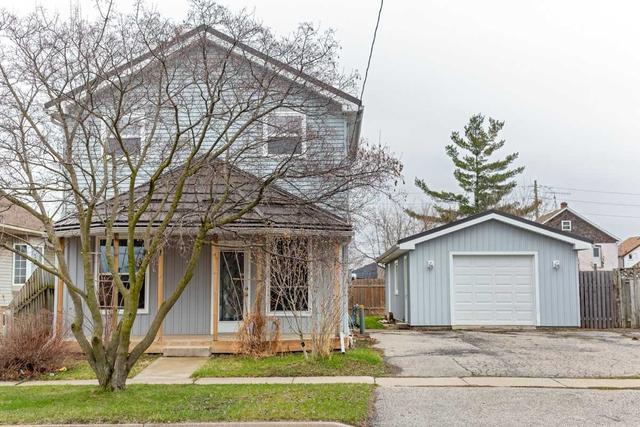98 Haynes Ave, House detached with 3 bedrooms, 2 bathrooms and 6 parking in St. Catharines ON | Image 12