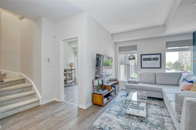262 - 27 Applewood Lane, Townhouse with 3 bedrooms, 3 bathrooms and 1 parking in Toronto ON | Image 5