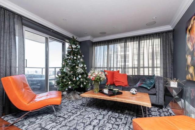 2601 - 909 Bay St, Condo with 2 bedrooms, 2 bathrooms and 1 parking in Toronto ON | Image 3