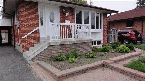 30 Wantanopa Cres, House detached with 3 bedrooms, 3 bathrooms and 5 parking in Toronto ON | Image 5