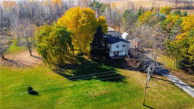 5042 Johnson Road, House detached with 5 bedrooms, 2 bathrooms and 10 parking in South Glengarry ON | Image 2