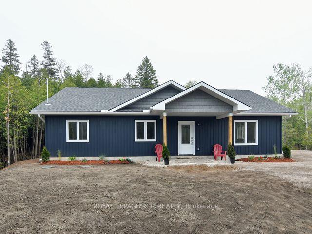 581 Pike Bay Rd, House detached with 3 bedrooms, 2 bathrooms and 8 parking in Northern Bruce Peninsula ON | Image 1