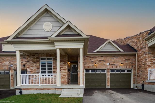 4452 Eclipse Way, House attached with 4 bedrooms, 3 bathrooms and 4 parking in Niagara Falls ON | Image 2