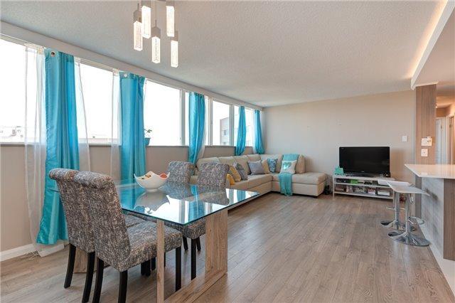 Sph12 - 3695 Kaneff Cres, Condo with 3 bedrooms, 2 bathrooms and 2 parking in Mississauga ON | Image 5