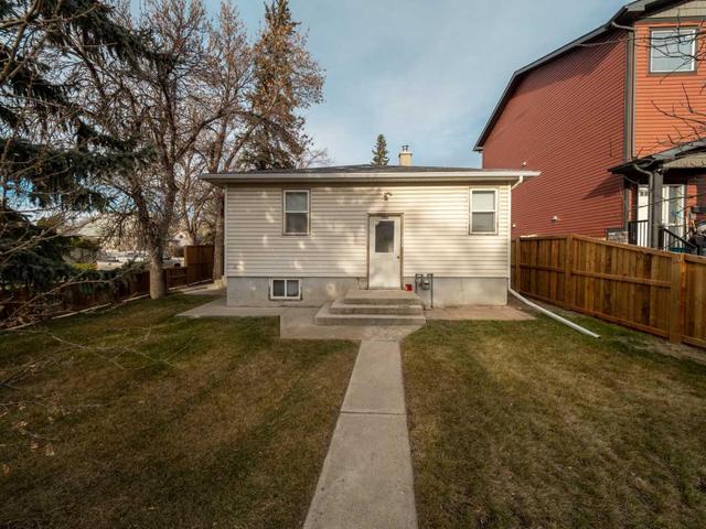 2003 2 Avenue N, House detached with 4 bedrooms, 2 bathrooms and 1 parking in Lethbridge AB | Image 11