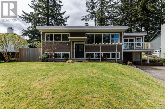 154 Coronation Cres, House detached with 3 bedrooms, 2 bathrooms and 6 parking in Campbell River BC | Card Image