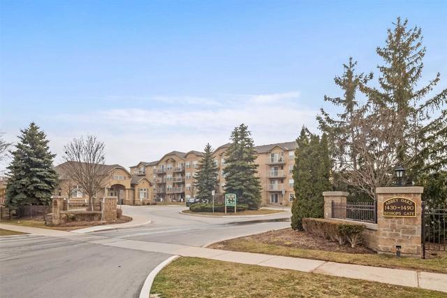 310 - 1440 Bishops Gate, Condo with 2 bedrooms, 2 bathrooms and 1 parking in Oakville ON | Image 1