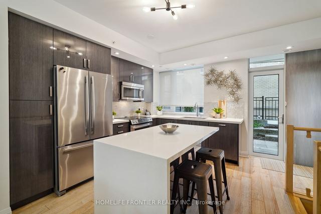 221 Duplex Ave, Townhouse with 3 bedrooms, 4 bathrooms and 2 parking in Toronto ON | Image 40