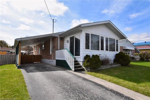 295 Ellen Street, House detached with 2 bedrooms, 2 bathrooms and null parking in Midland ON | Image 1
