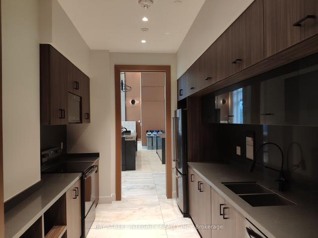1033 - 25 Adra Grado Way, Condo with 2 bedrooms, 2 bathrooms and 1 parking in Toronto ON | Image 24