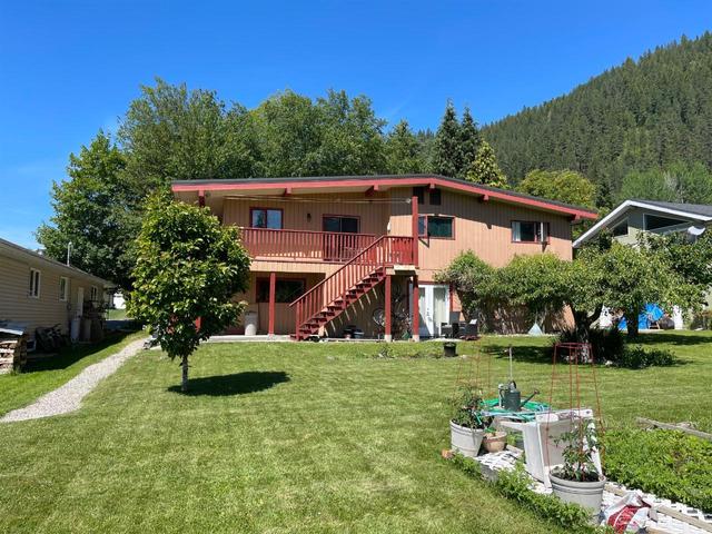 5713 Woodland Drive, House detached with 4 bedrooms, 3 bathrooms and 6 parking in Central Kootenay F BC | Image 32