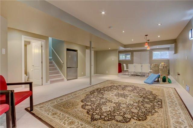 2239 Wildwood Cres, House detached with 4 bedrooms, 4 bathrooms and 4 parking in Pickering ON | Image 3