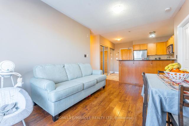 101 - 8 Harris St, Condo with 2 bedrooms, 2 bathrooms and 1 parking in Cambridge ON | Image 3