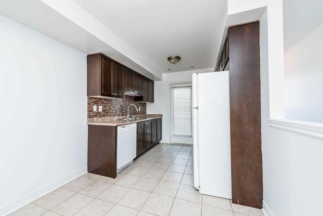 25 - 31 Battalion Rd, Townhouse with 2 bedrooms, 3 bathrooms and 1 parking in Brampton ON | Image 2