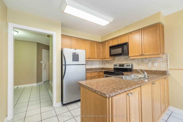 77 Sunridge St, House detached with 3 bedrooms, 3 bathrooms and 2 parking in Richmond Hill ON | Image 2