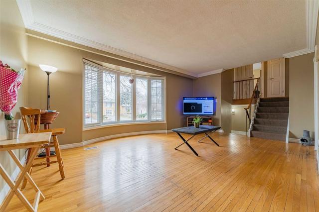 30 Flowertown Ave, House detached with 3 bedrooms, 2 bathrooms and 5 parking in Brampton ON | Image 35