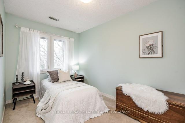 180 Hess St S, Townhouse with 3 bedrooms, 3 bathrooms and 1 parking in Hamilton ON | Image 16