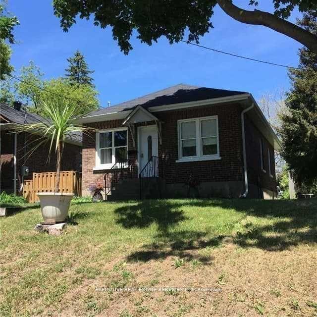86 Bloor St W, House detached with 2 bedrooms, 1 bathrooms and 4 parking in Oshawa ON | Image 1