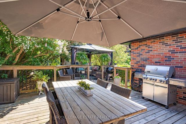 30 Wichey Rd, House detached with 3 bedrooms, 2 bathrooms and 4 parking in Toronto ON | Image 21