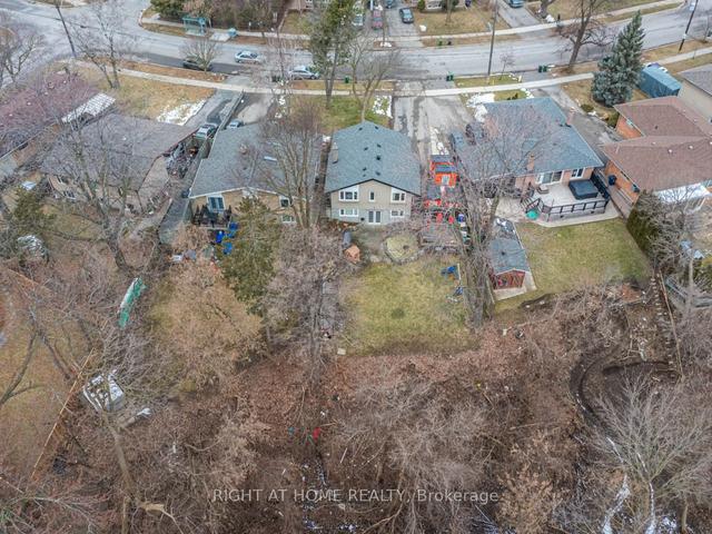 129 Thistle Down Blvd, House detached with 4 bedrooms, 2 bathrooms and 5 parking in Toronto ON | Image 28