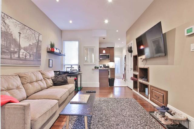 28 Mackenzie Cres, House semidetached with 2 bedrooms, 3 bathrooms and 0 parking in Toronto ON | Image 36