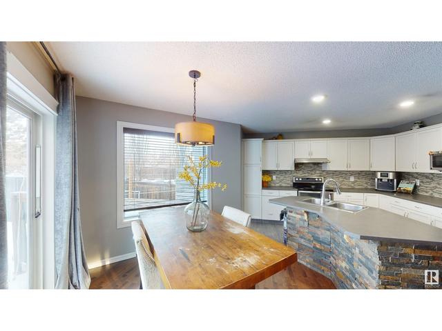 50 Highgrove Cr, House detached with 3 bedrooms, 3 bathrooms and null parking in Edmonton AB | Image 19