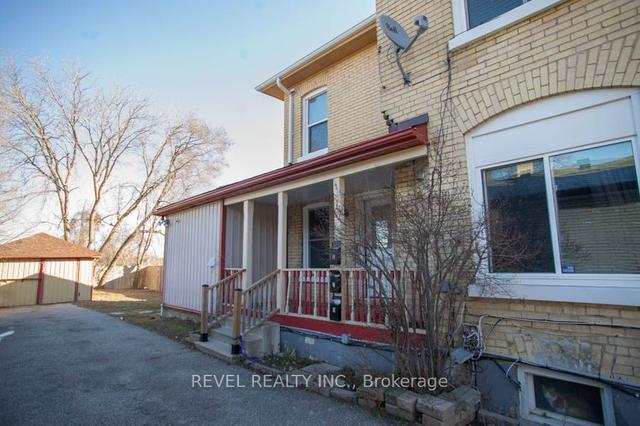 282 Darling St, House detached with 6 bedrooms, 4 bathrooms and 3 parking in Brantford ON | Image 4
