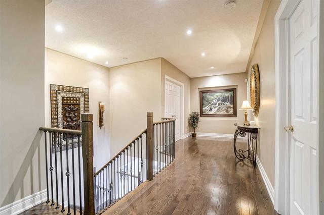 106 Valleycreek Dr, House detached with 5 bedrooms, 6 bathrooms and 8 parking in Brampton ON | Image 4
