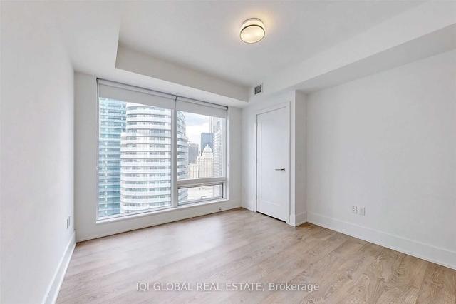 3003 - 10 York St, Condo with 2 bedrooms, 2 bathrooms and 1 parking in Toronto ON | Image 9