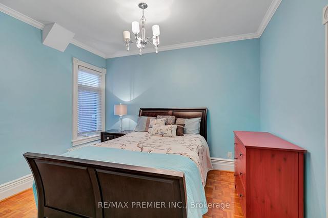 32 Robinson St, House attached with 4 bedrooms, 2 bathrooms and 1 parking in Toronto ON | Image 17