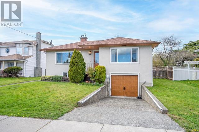542 Joffre St, House detached with 4 bedrooms, 2 bathrooms and 1 parking in Esquimalt BC | Image 42