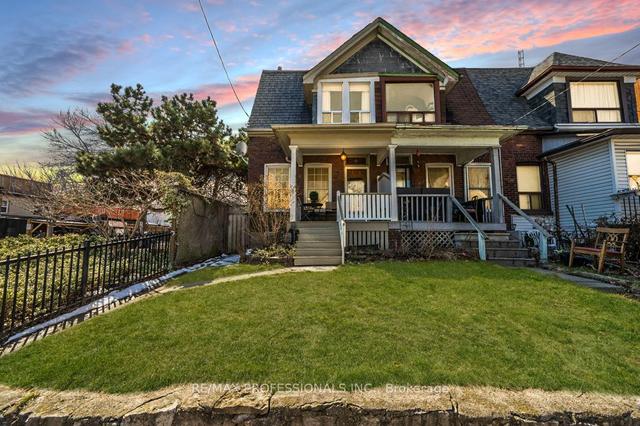 622 Brock Ave, House semidetached with 3 bedrooms, 2 bathrooms and 2 parking in Toronto ON | Image 1