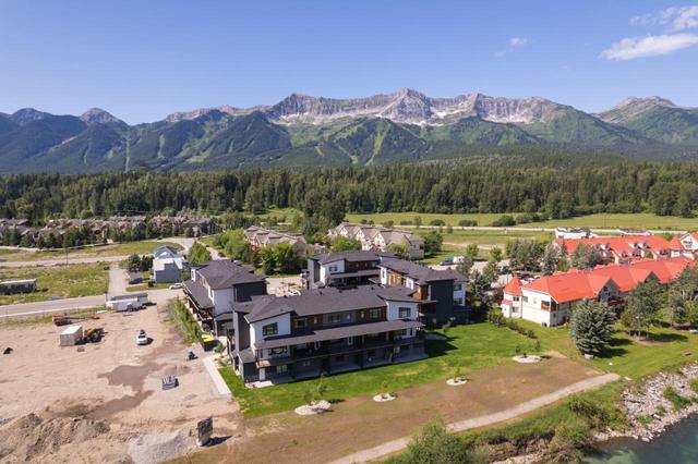 302 - 800 Riverside Way, House attached with 3 bedrooms, 4 bathrooms and 2 parking in Fernie BC | Image 14