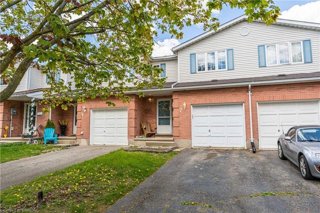 7 Graystone Court, House attached with 3 bedrooms, 1 bathrooms and 3 parking in Brant ON | Image 3