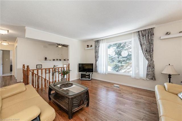 123 Sandsprings Crescent, House detached with 3 bedrooms, 2 bathrooms and 4 parking in Kitchener ON | Image 12