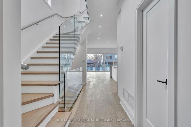 40 Manderley Dr, House detached with 4 bedrooms, 4 bathrooms and 4 parking in Toronto ON | Image 34