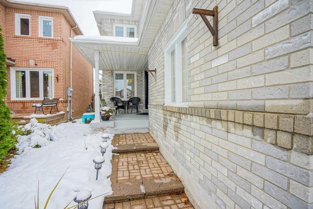 6558 Alderwood Tr W, House semidetached with 3 bedrooms, 3 bathrooms and 3 parking in Mississauga ON | Image 23
