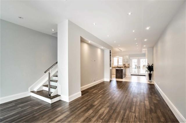 310 Melrose St, House detached with 3 bedrooms, 3 bathrooms and 3 parking in Toronto ON | Image 37