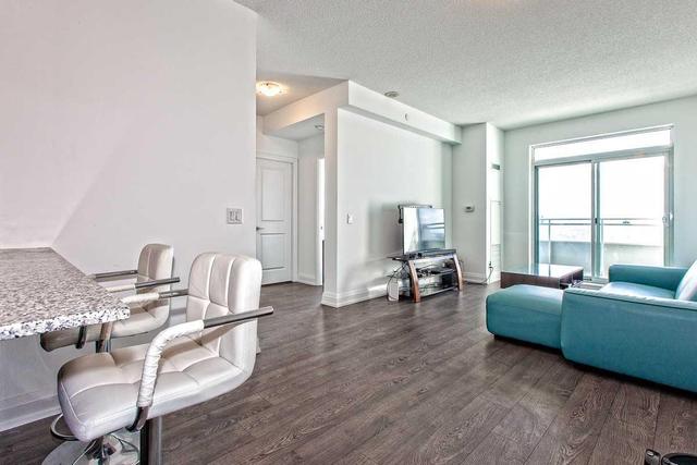 1404 - 7890 Bathurst St, Condo with 2 bedrooms, 2 bathrooms and 1 parking in Vaughan ON | Image 6
