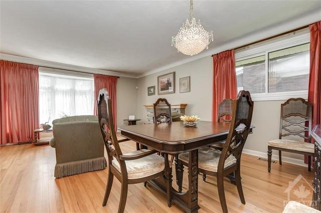 1184 Cline Crescent, House detached with 3 bedrooms, 2 bathrooms and 5 parking in Ottawa ON | Image 7