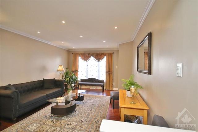 460 Citadel Crescent, Townhouse with 4 bedrooms, 4 bathrooms and 3 parking in Ottawa ON | Image 7