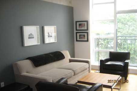404 - 955 Queen St W, Condo with 1 bedrooms, 2 bathrooms and null parking in Toronto ON | Image 2