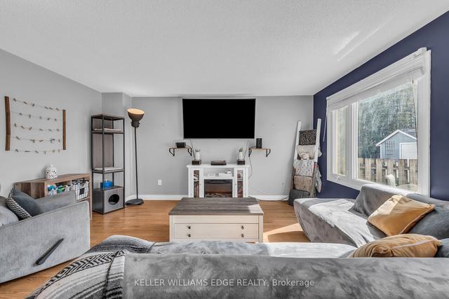 90 Strada Blvd, House attached with 3 bedrooms, 2 bathrooms and 3 parking in St. Catharines ON | Image 9