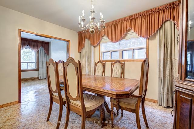 234 Arlington Ave, House semidetached with 3 bedrooms, 2 bathrooms and 1 parking in Toronto ON | Image 3